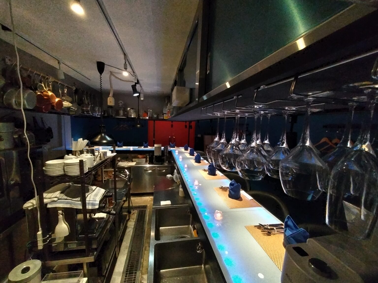 店内 2